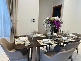 Breeze Villa with maid by Lofty