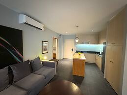 Private studio at Zen Space by Lofty