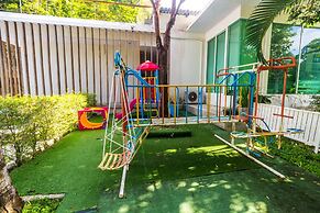 Private studio at Zen Space by Lofty