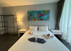 Private studio at Zen Space by Lofty