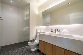 Private studio at Zen Space by Lofty