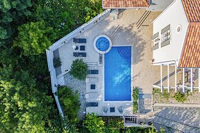 Nature Villa Frangipane With Pool