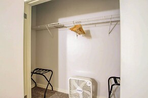 TWO CozySuites Apt w Skybridge Access 3