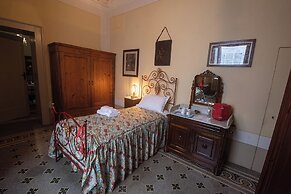 Palazzo Capparucci - Dimora Storica