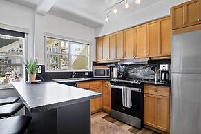 Serene Seaside Escape 1BR Bliss