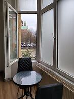 Room in B&B - Spacious Room With Beautiful View of the Koekelberg Basi
