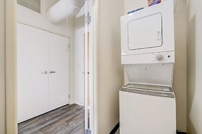 TWO CozySuites Apt w Skybridge Access 4