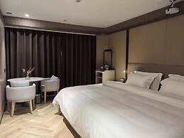Ramada Encore by Wyndham Wuhan Int'l Conference Center