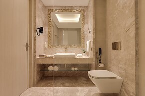 Lemon Tree Premier Budhanilkanth