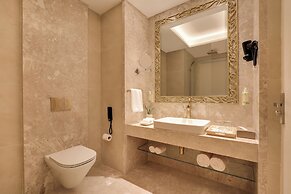 Lemon Tree Premier Budhanilkanth