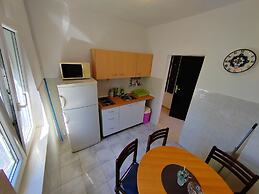 Poncho Apartment Close to Center