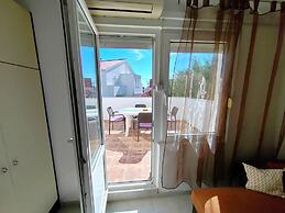 Poncho Apartment Close to Center