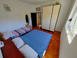 Poncho Apartment Close to Center