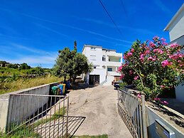 Poncho Apartment Close to Center