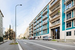 Renovato Deluxe Apartment