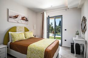 Mateo Stone Villa with Private Pool by Konnect