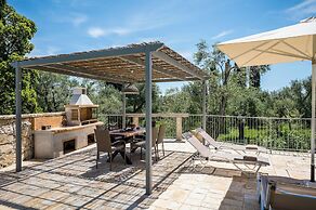 Mateo Stone Villa with Private Pool by Konnect