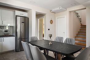 Mateo Stone Villa with Private Pool by Konnect