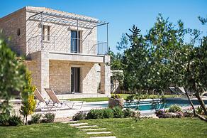 Mateo Stone Villa with Private Pool by Konnect