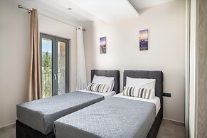 Mateo Stone Villa with Private Pool by Konnect