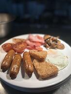 Ooters at The Mariner