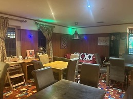 Ooters at The Mariner