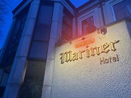 Ooters at The Mariner