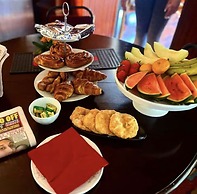 Ooters at The Mariner