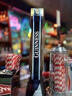 Ooters at The Mariner