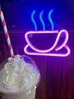 Ooters at The Mariner