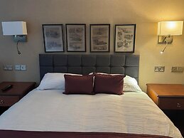 Ooters at The Mariner