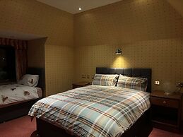 Ooters at The Mariner