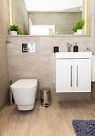 Absolute Stays at The Ziggurat-st Alban Train Station-harry Potter Wor