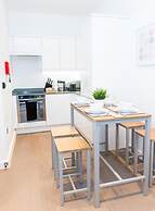 Absolute Stays at The Ziggurat-st Alban Train Station-harry Potter Wor