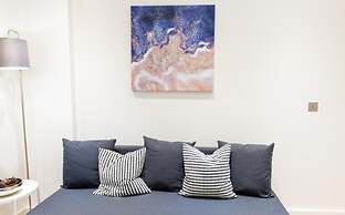 Absolute Stays at The Ziggurat-st Alban Train Station-harry Potter Wor