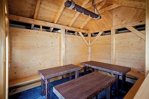 Willa Folk & Prestige