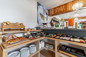 Willa Folk & Prestige