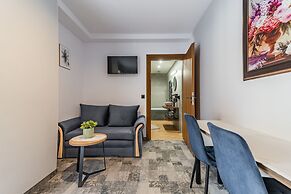 Willa Folk & Prestige