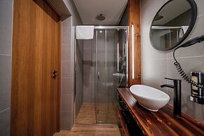 Willa Folk & Prestige