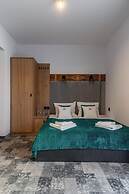 Willa Folk & Prestige