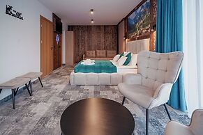 Willa Folk & Prestige