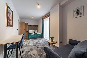 Willa Folk & Prestige