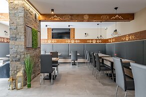 Willa Folk & Prestige