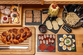 Willa Folk & Prestige