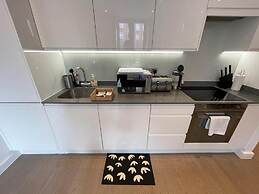 Absolute Stays on Grosvenor-luton Airport-st Albans Train Station-harr