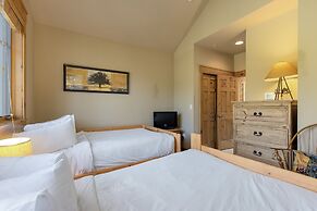 6554 Settlers Creek 3 Bedroom Townhouse by RedAwning