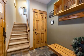 6554 Settlers Creek 3 Bedroom Townhouse by RedAwning