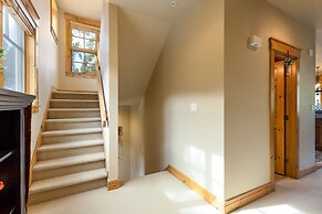 6554 Settlers Creek 3 Bedroom Townhouse by RedAwning