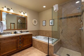 6554 Settlers Creek 3 Bedroom Townhouse by RedAwning