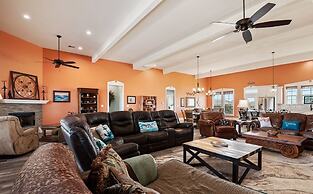 Kathleen's Retreat 5 Bedroom Home by RedAwning